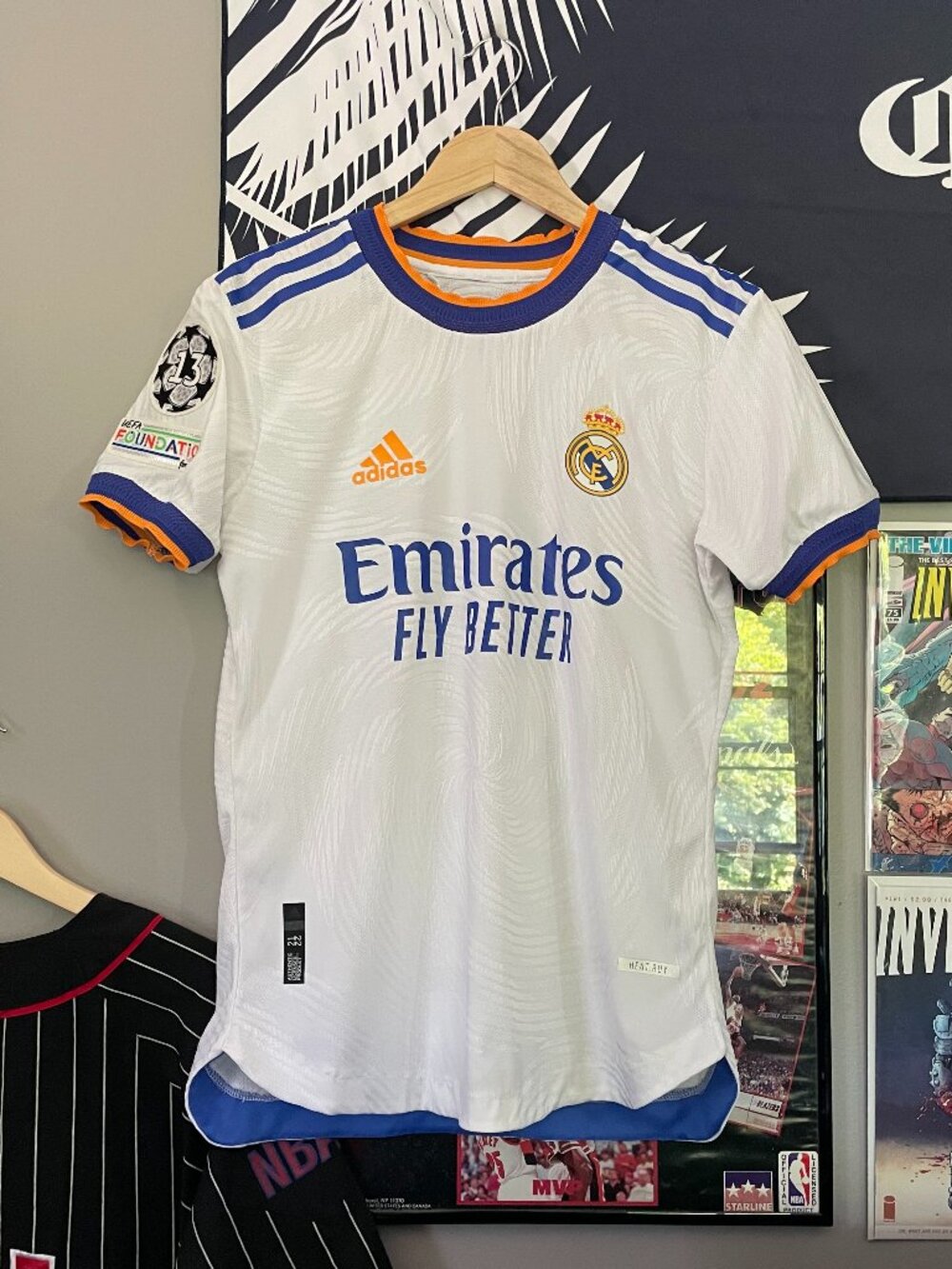 Real Madrid Benzema Emirates Fly Better Jersey - Picture 1 of 13